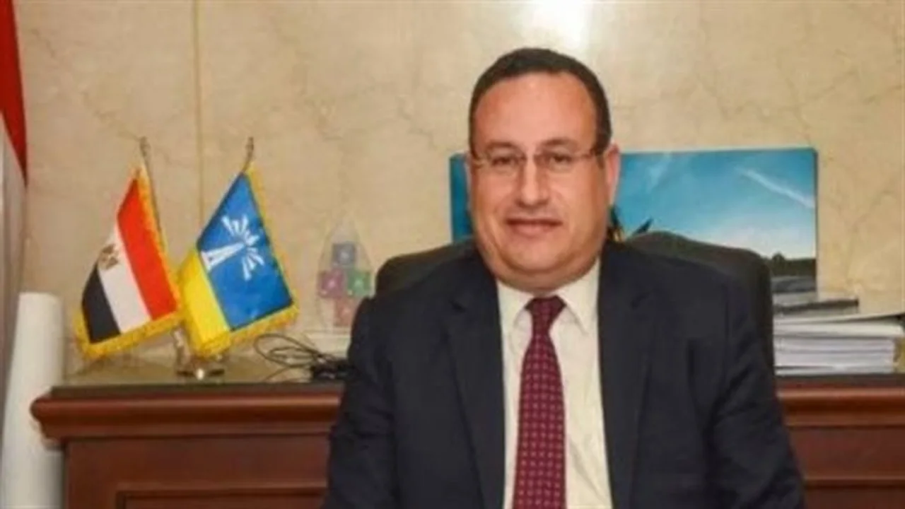 مقعد الوزارة.. الدكتور عبد العزيز قنصوة يبدأ رحلة مهنية انطلقت من كلية الهندسة